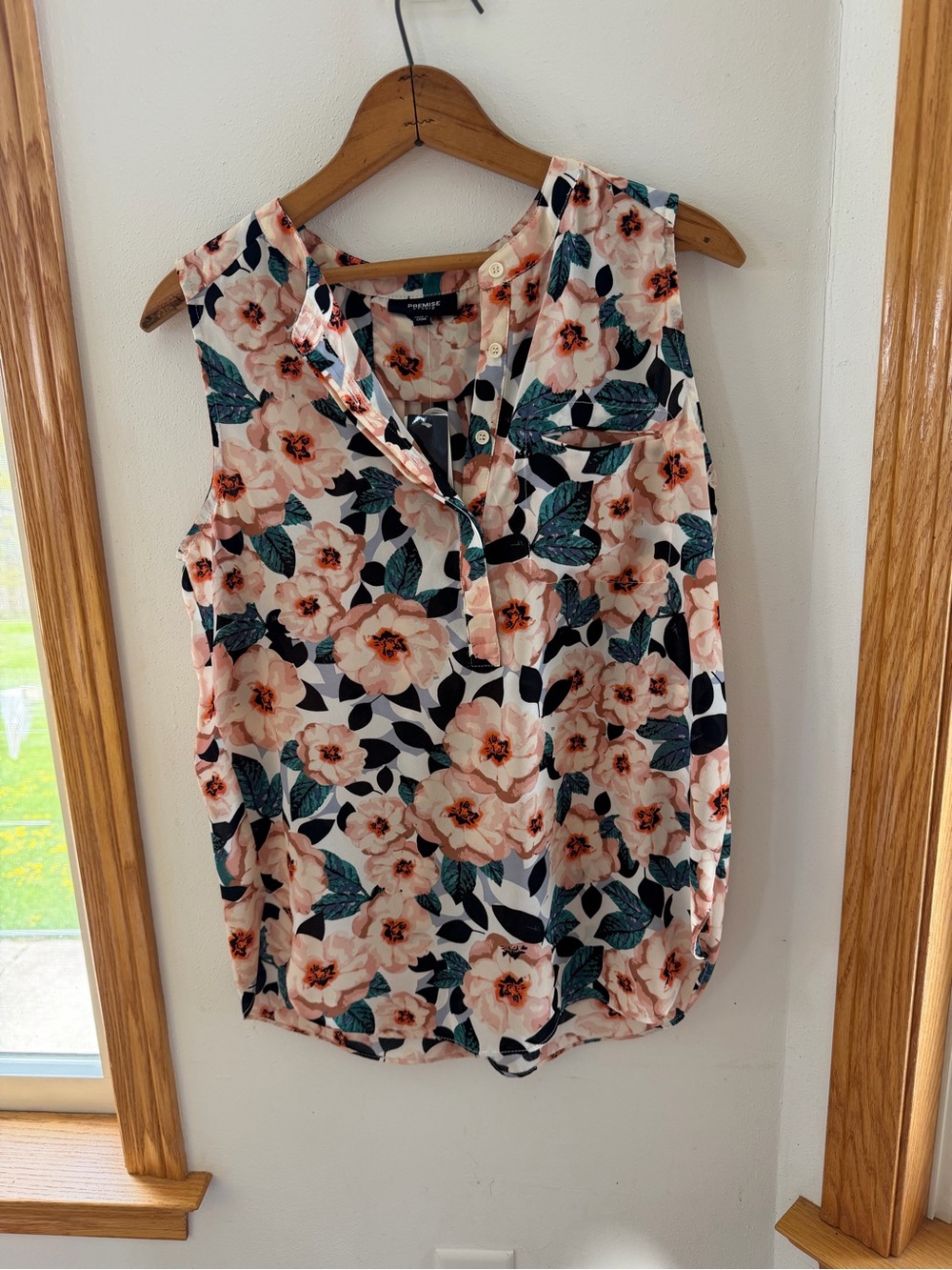 Premise Peach Floral Sleeveless V-Neck Camisole